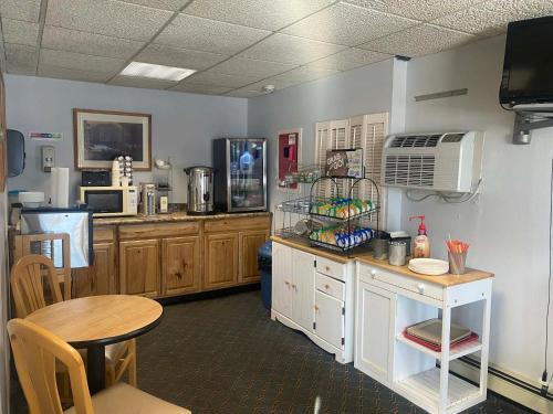 Aspen Inn 1