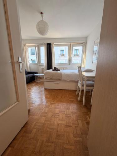 Central Geneva Studio with free Travel Pass, Genf (Foto 6)
