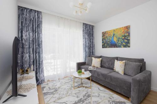Unique Apartment for 4 People with Parking in Warsaw by Noclegi Renters – khách sạn tại Chrzanów