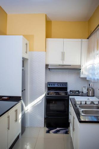 MoreBs Place 2 Bedrm duplex Solar backUp & wifi - image 4