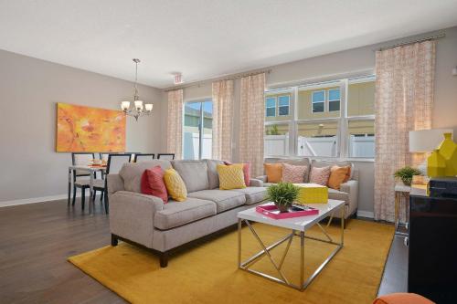 4Bd Sleeps 9 w Jacuzzi Close to Disney @ Compass Bay 5113C - image 25