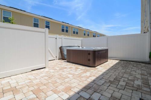 4Bd Sleeps 9 w Jacuzzi Close to Disney @ Compass Bay 5113C - image 41