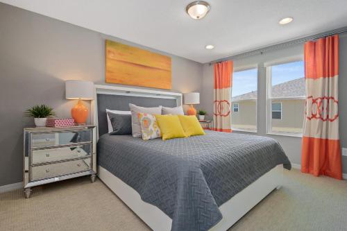 4Bd Sleeps 9 w Jacuzzi Close to Disney @ Compass Bay 5113C - image 44