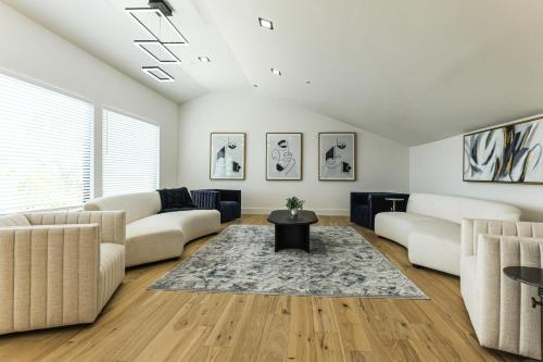 Luxurious Austin Hideaway! 4,400-Sq-Ft Estate – khách sạn tại Tarrytown
