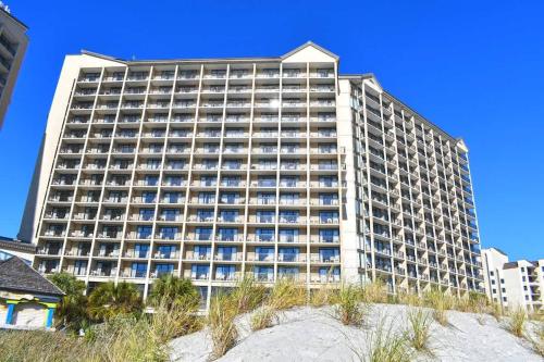 Luxurious Ocean Front Views from this 8th Floor Beach Retreat! - image 25