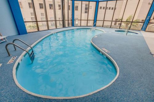 Luxurious Ocean Front Views from this 8th Floor Beach Retreat! - image 41
