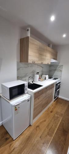 Private Studio Suite, 24h Self Check-in - Luton
