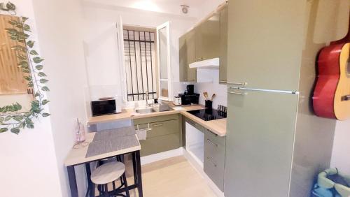 Le petit havre de paix, Proche Paris-Disney-Asterix-Aéroport CDG (Le petit havre de paix, Proche Paris-Disney-Asterix-Aeroport CDG) in Les Pavillons-sous-Bois