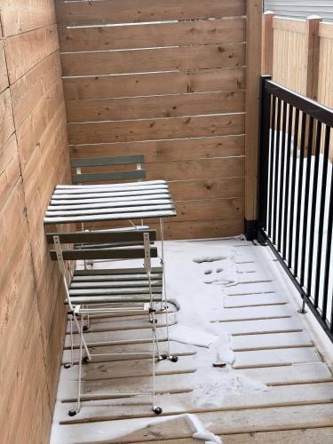 Charming Family-Friendly House Rental in Edmonton - image 3