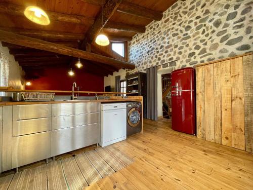 Maison pittoresque à Arlempdes avec cheminée et terrasse - FR-1-582-114 (Maison pittoresque a Arlempdes avec cheminee et terrasse - FR-1-582-114) in 芒德