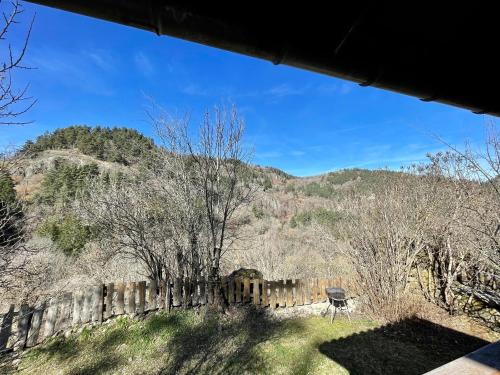 Maison pittoresque à Arlempdes avec cheminée et terrasse - FR-1-582-114 (Maison pittoresque a Arlempdes avec cheminee et terrasse - FR-1-582-114) in 芒德