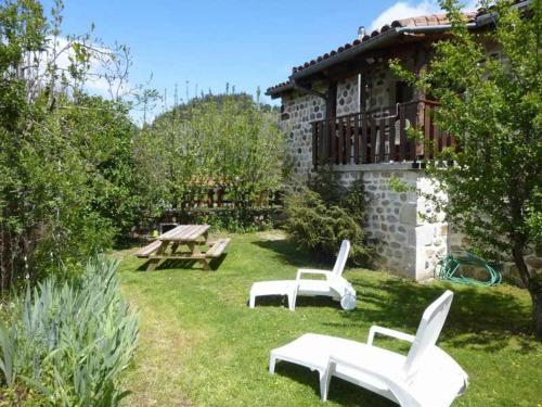 Maison pittoresque à Arlempdes avec cheminée et terrasse - FR-1-582-114 (Maison pittoresque a Arlempdes avec cheminee et terrasse - FR-1-582-114) in 芒德