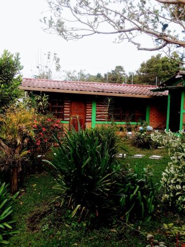 HOSTAL CABAÑAS AVE MARIA (HOSTAL CABANAS AVE MARIA) in Comalapa