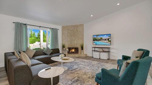 Catalina by AvantStay Fully Remodeled Palm Springs Haven Pool Permit3432 in Palm Springs, USA