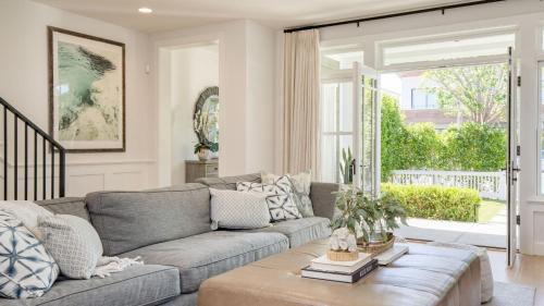 Emerald Cove by AvantStay Mins to Beach Pier in Newport Beach, USA