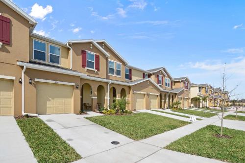 Four Bedrooms TownHome 5161 - image 15