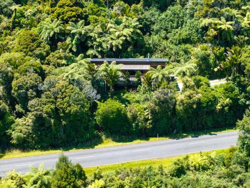 Viesnīcas āriene, Treescapes - Rainforest Hot Tub 2km from Punakaiki in Barrytown