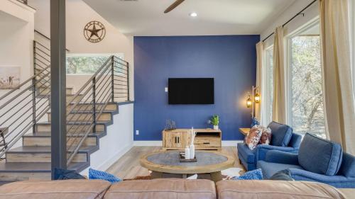 Maverick by AvantStay Pool Hot Tub Game Room in Driftwood, USA