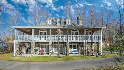 Mountain Hollow Estate by AvantStay Great Views in Mars Hill, USA