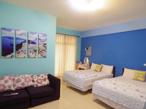 Quadruple Room with Bathroom image 4