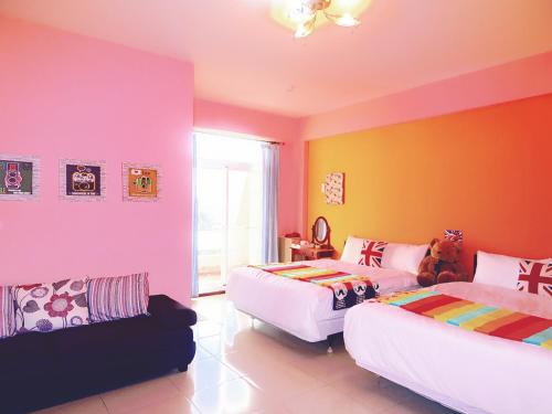 Quadruple Room with Bathroom image 3