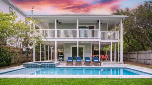 Dolphin Days by AvantStay, Destin