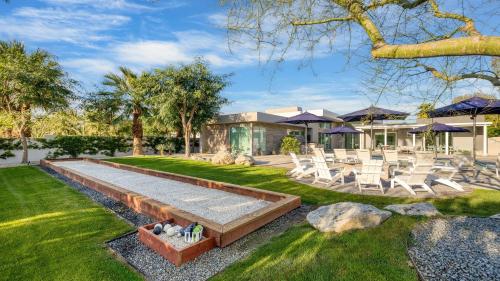 AvantStay Polo Villas Paradise Bocce Ball EV Charger Near Coachella Sleeps 30 in La Quinta, USA