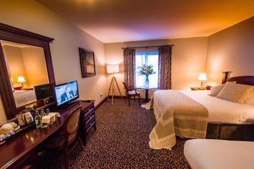 Devon Inn Hotel - image 3