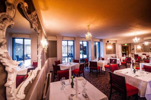 Devon Inn Hotel - image 6