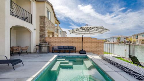 Lago Luxe by AvantStay Lakefront Private Pool Great for Festival Season in Indio, USA