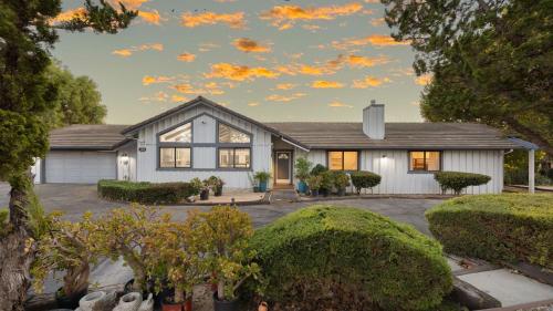 Paso Vista Bella by AvantStay – khách sạn tại Paso Robles