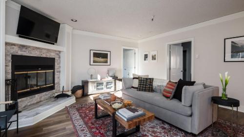 Rocker by AvantStay Gorgeous Ski-In Ski-Out Cabin in Heart of Breck in Breckenridge, USA