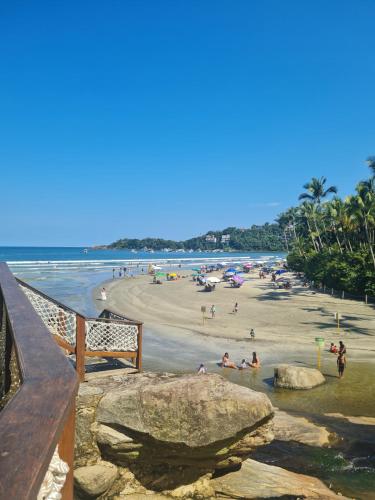 Apto com wifi no Guarujá – khách sạn tại Enseada