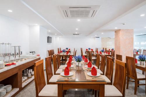 Restaurant, Mira Sun Hotel Quy Nhon near Photocopy