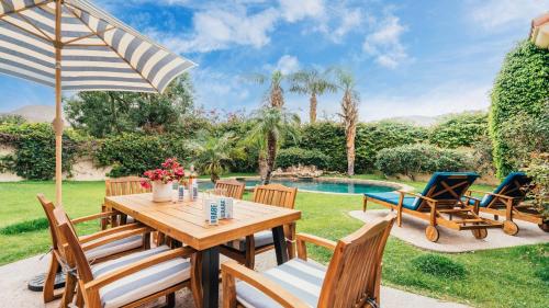 Firefly by AvantStay Spacious Backyard w Pool Hot Tub in La Quinta, USA