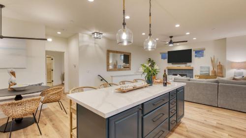 บริการและสิ่งอำนวยความสะดวก, Sunset Serenity by AvantStay Rooftop w Hot Tub Fire Pit 3 Blocks to Beach in โกรเวอร์ บีช (CA)