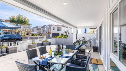 Ocean Breeze Buyout by AvantStay Steps to Beach in Newport Beach, USA
