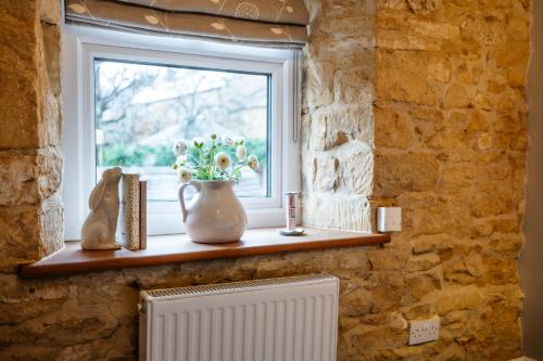 Beautiful 2 Bedroom Cottage in the Cotswolds in 布洛克利