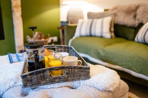 Beautiful 2 Bedroom Cottage in the Cotswolds in 布洛克利