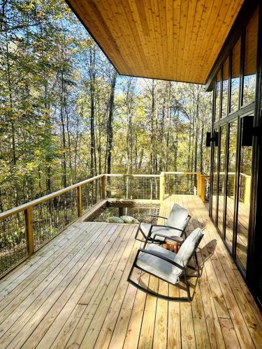 Vybavení, Anjuna House - a Scandi riverfront forest getaway in Salem (IN)
