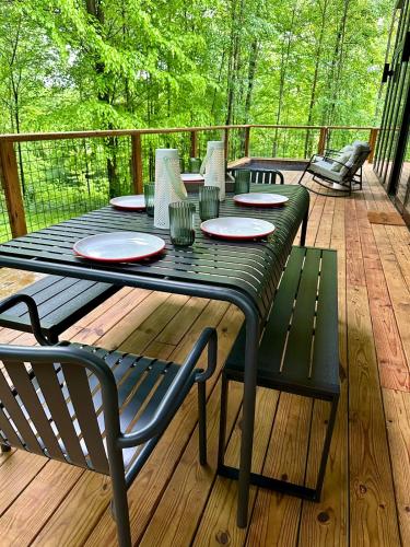 Vybavení, Anjuna House - a Scandi riverfront forest getaway in Salem (IN)
