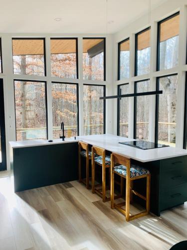 Anjuna House - a Scandi riverfront forest getaway in Salem (IN)