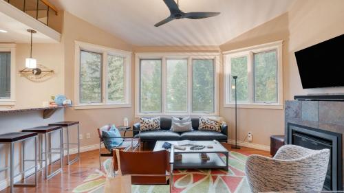 設施, Manitou River House 113 by AvantStay A Location in 特柳賴德