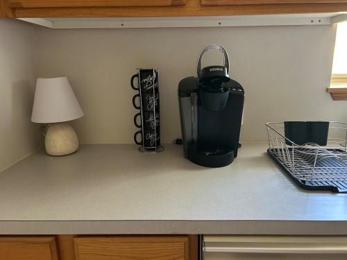 Cozy 2BR 1BA kitchen patio 20min to WSU in Kolfaksa (WA)