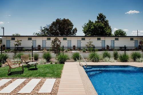 The Cudgee at Mudgee, Mudgee