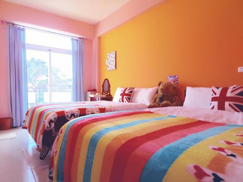 Quadruple Room with Bathroom image 9