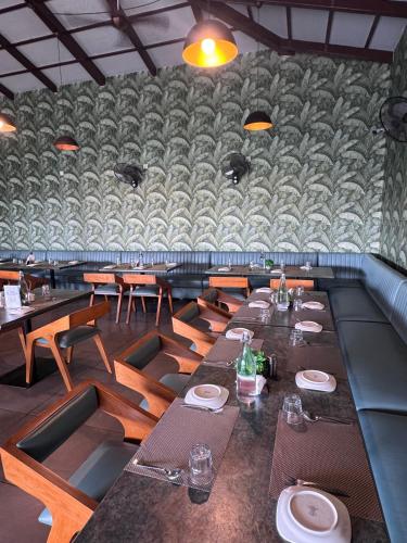 Restaurant, Veerdency Luxury Resort - 3 Km to Banglore Airport in Kempegowda International Airport