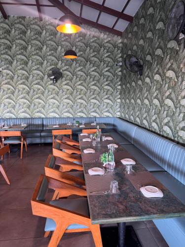 Restaurant, Veerdency Luxury Resort - 3 Km to Banglore Airport in Kempegowda International Airport