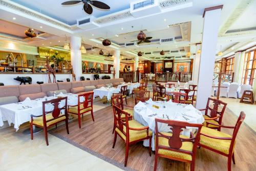 Restaurant, dar es salaam serena hotel in Dar-Es-Salaam