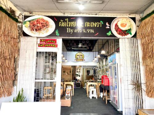 J&T House And Friends in Samut Prakan